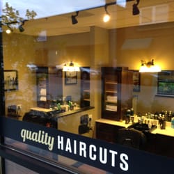 Roosters Men's Grooming Center