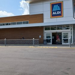 ALDI - Entrance
