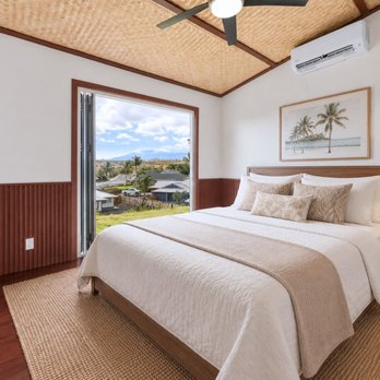 Masterpiece Construction - Beutiful custom master bedroom with patio and mountain views of Mauna Kea Hawaii, Wood wainscot and bamboo ceiling - General Contractors Near Me - Waimea, Hawaii Masterpiece Construction - Beutiful custom master bedroom with patio and mountain views of Mauna Kea Hawaii, Wood wainscot and bamboo ceiling - General Contractors Near Me - Waimea, Hawaii