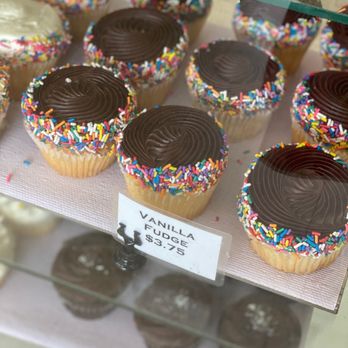 Take the Cake - Bakeries Near Me - Houston, Texas