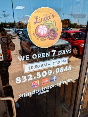 Linda's Tropical Fruits by null