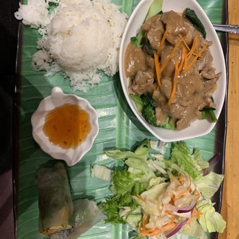 Little Plearn Thai Kitchen - Param (veggies + peanut curry sauce) with pork as a dinner combo - Thai Near Me - Berkeley, California Little Plearn Thai Kitchen - Param (veggies + peanut curry sauce) with pork as a dinner combo - Thai Near Me - Berkeley, California