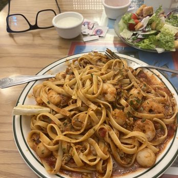 Sorrento's - Seafood pasta shrimp and scallops - Pizza Near Me - San Pedro, California