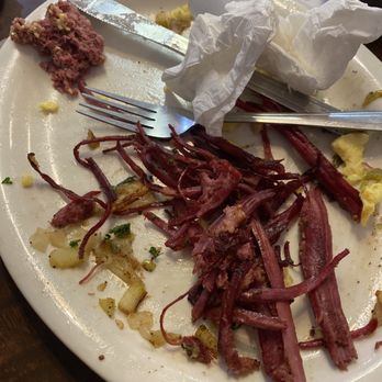 Country Cafe - Corned beef was inedible. Had it been billed as corned beef jerky...too bad because the eggs and potatoes around it were tasty. - Breakfast & Brunch Near Me - Ellensburg, Washington