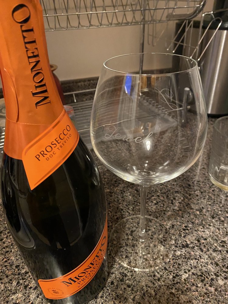 LIQUOR WORLD DISCOUNT WINE & LIQUORS Updated September 2024 17929