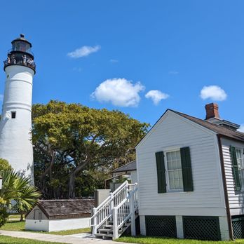 Key West Lighthouse & Keeper's Quarters Museum - Key West Lighthouse - Museums Near Me - Key West, Florida Key West Lighthouse & Keeper's Quarters Museum - Key West Lighthouse - Museums Near Me - Key West, Florida