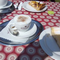 Cafe König - Käse Rahm Kuchen und Pflaumen Rahm Kuchen