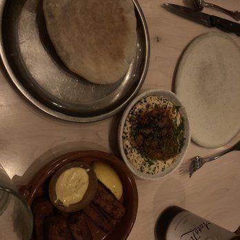 Tusk - Tusk hummus with freshly baked pita (it was still warm when it got to the table - bonus points!) - Middle Eastern Near Me - Portland, Oregon Tusk - Tusk hummus with freshly baked pita (it was still warm when it got to the table - bonus points!) - Middle Eastern Near Me - Portland, Oregon