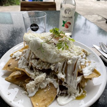 Peltre - Yum!!! Chilaquiles verdes! - Diners Near Me - México, D.F., DIF Peltre - Yum!!! Chilaquiles verdes! - Diners Near Me - México, D.F., DIF