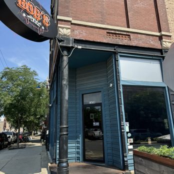Bob's Pizza - Outside - Pizza Near Me - Chicago, Illinois