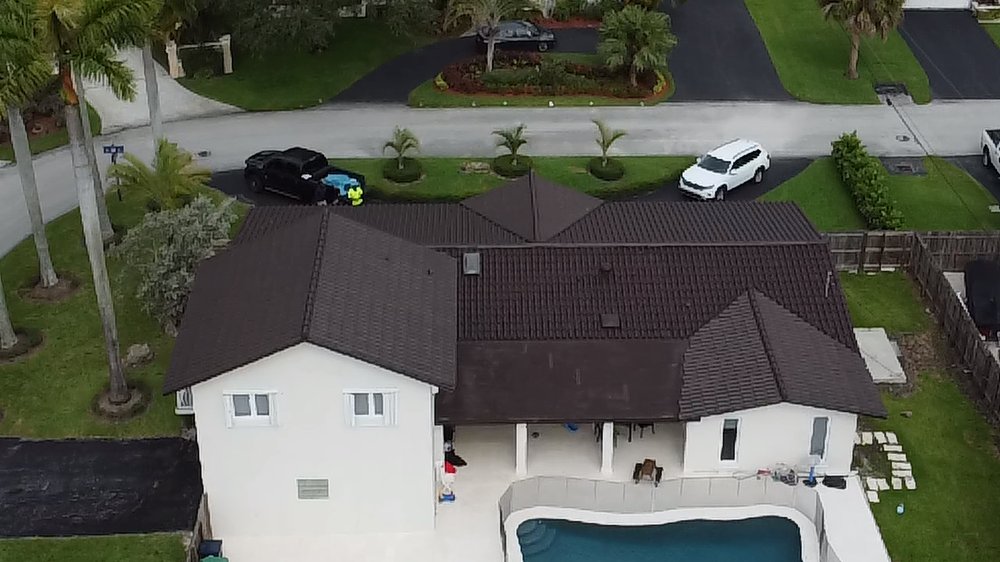 Slide of Lightning Fast Roofing and Solar