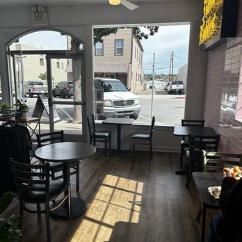 Ziggy’s - Inside - Vegan Near Me - Paso Robles, California