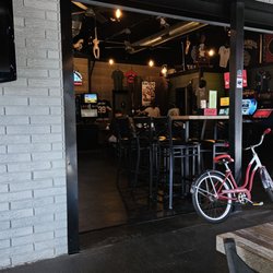 Fat Dog on Main - Interior