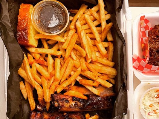 Big Bone BBQ & Wicked Wings- Oakville by null