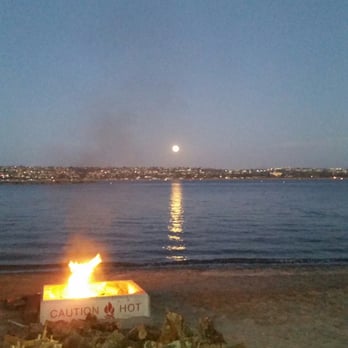 Crown Point - We were treated to a full moon - Parks Near Me - San Diego, California Crown Point - We were treated to a full moon - Parks Near Me - San Diego, California
