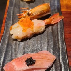 Shirubē - Premium nigiri set - toro with caviar, sweet shrimp with ikura, seared scallop with uni