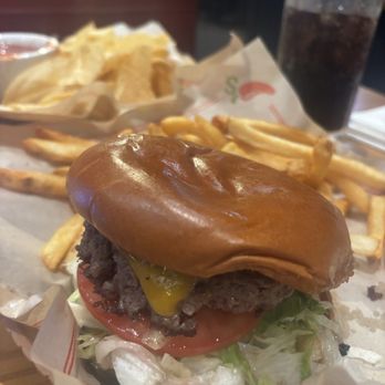 Chili's - Oldtimer Burger W/ Cheese - American Near Me - Corona, California