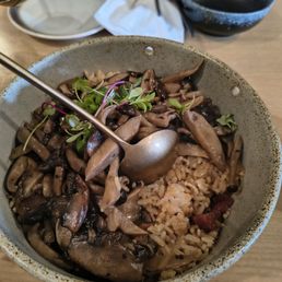 松露野菌牛油拌饭 Truffle and mushroom rice （含豬肉Contains pork）