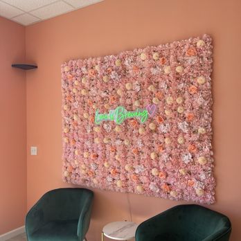 Sweet Peaches Coffee - Instagram ready wall - Coffee & Tea Near Me - Jacksonville, Florida