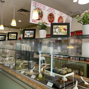Sweet Temptations - Nice decor that reminds you of a nice Vietnamese dessert bar. Has authenticity in it, cleanliness, and yet modern accents. - Desserts Near Me - Westminster, California