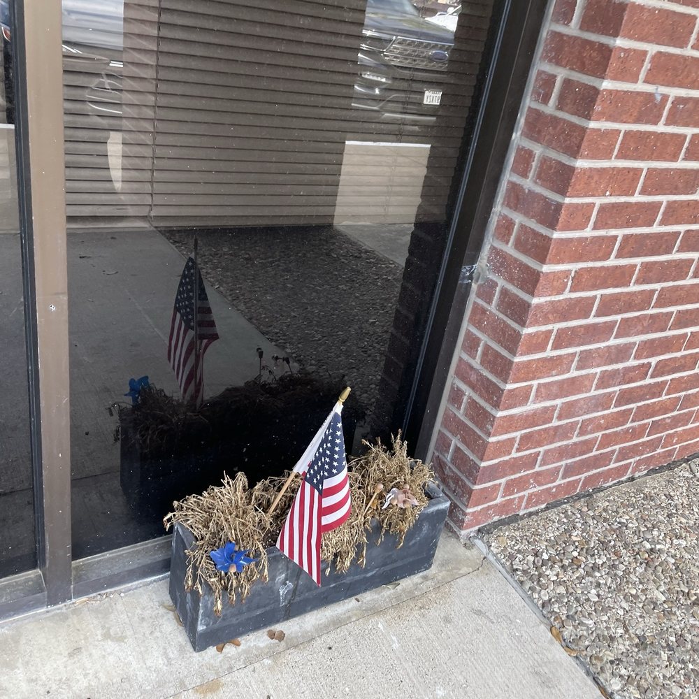 Darren's American Grill - Dead plants - American Near Me - Garland, Texas Darren's American Grill - Dead plants - American Near Me - Garland, Texas