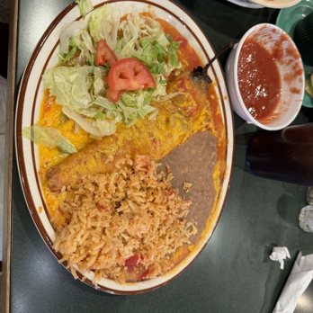 Leal's Mexican Restaurant - Chile relleno - Mexican Near Me - Clovis, New Mexico