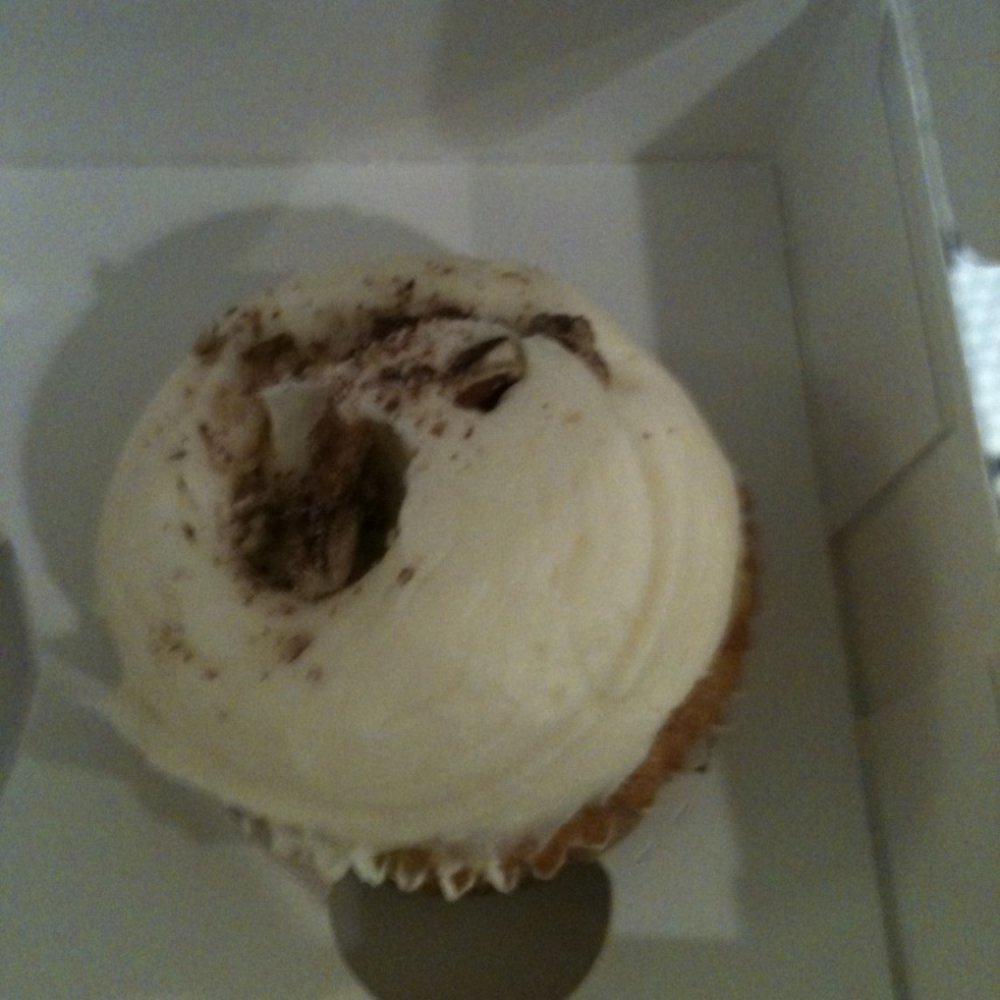 Magnolia Bakery - Hummingbird cupcake - Bakeries Near Me - Chicago, Illinois Magnolia Bakery - Hummingbird cupcake - Bakeries Near Me - Chicago, Illinois