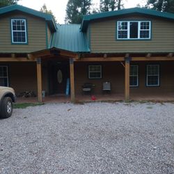 Corina's Grace Way Lodge - The Front door and front of the Lodge