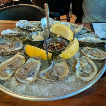 Seven Seas Bar and Grill - Mix of East and West oysters. - Seafood Near Me - Vista, California Seven Seas Bar and Grill - Mix of East and West oysters. - Seafood Near Me - Vista, California