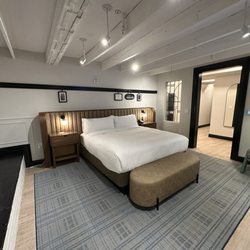 Visitation Hotel Frederick, A Tribute Portfolio Hotel - Bridal suite bedroom
