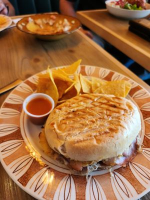 SANTO DE LA TORTA by null