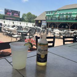 Murphy's Pub & Sports Bar - Large (empty) patio. Live music nights