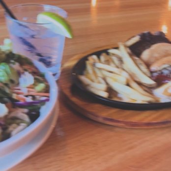 Applebee's Grill + Bar - American Near Me - Gresham, Oregon