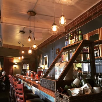 The Hideout Kitchen - Lovely interior - New American Near Me - Lafayette, California