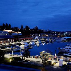 Hotel Indigo Seattle Everett Waterfront - NIGHT AT PORT OF EVERETTE