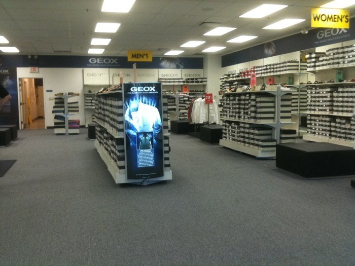 GEOX OUTLET 321 Nut Tree Rd, Vacaville, California Shopping Phone