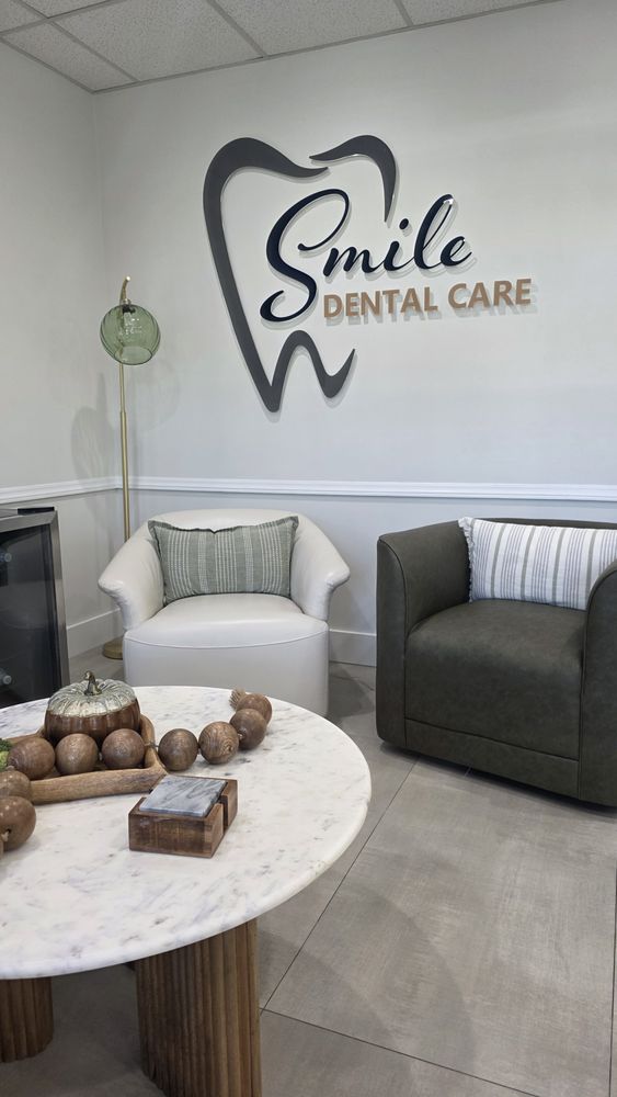 Smile Dental Care Logo