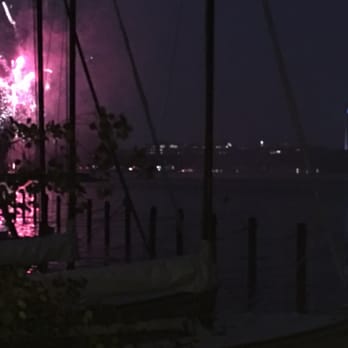 Kajüte - An Dom-Freitagen ist ein Feuerwerk inklusive ;) - German Near Me - Hamburg, HH