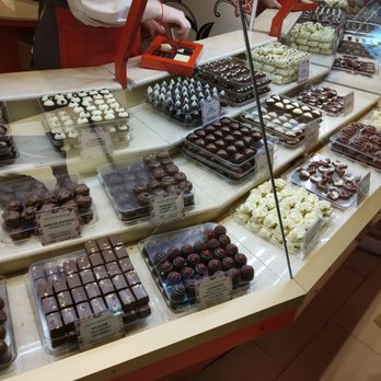 Mamuschka - Yammy!! - Chocolatiers & Shops Near Me - Buenos Aires, C