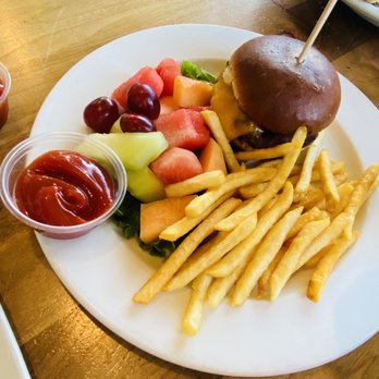 Harborside Restaurant - Mini cheeseburger - American Near Me - Newport Beach, California Harborside Restaurant - Mini cheeseburger - American Near Me - Newport Beach, California