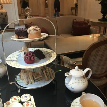 Café Antonia - Wonderful afternoon tea! Scones/pastries on top, desserts in the middle, and sandwiches on the bottom (complete afternoon tea set) - Cafes Near Me - Paris, 75