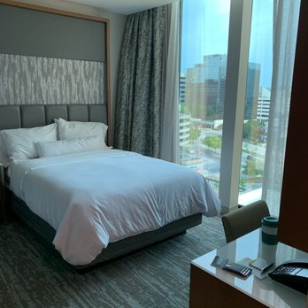 The Westin Chattanooga - Bed - Room with "Mountain View". - Hotels Near Me - Chattanooga, Tennessee The Westin Chattanooga - Bed - Room with "Mountain View". - Hotels Near Me - Chattanooga, Tennessee