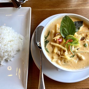 Sakhuu Thai Legacy - Red curry with chicken - Thai Near Me - Plano, Texas Sakhuu Thai Legacy - Red curry with chicken - Thai Near Me - Plano, Texas