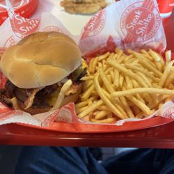 Steak 'n Shake - Western BBQ and Bacon burger
