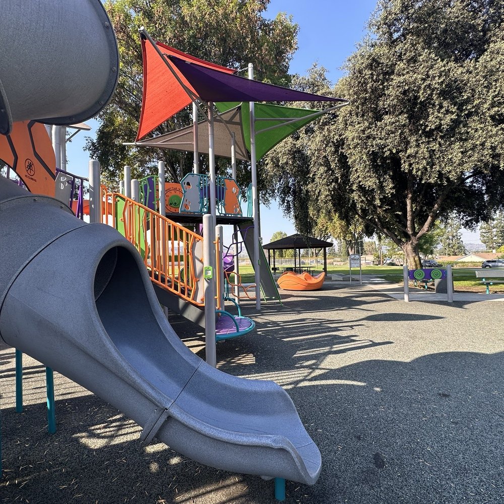 Friendship Park - Merry go round spinny thing - Parks Near Me - West Covina, California Friendship Park - Merry go round spinny thing - Parks Near Me - West Covina, California