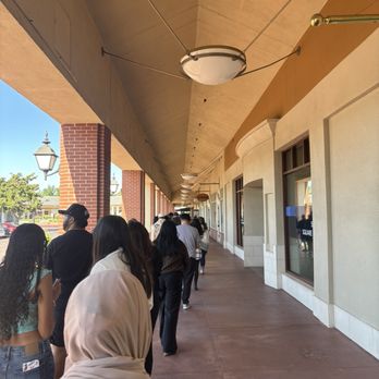 85°C Bakery Cafe - Bakersfield - One hour line - Bakeries Near Me - Bakersfield, California
