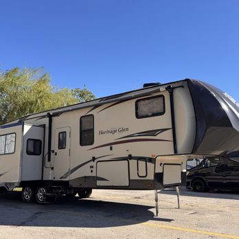 1. Eazy RV Buyer