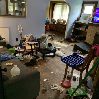 Clearwater Cleaners - Living room before - Pressure Washers Near Me