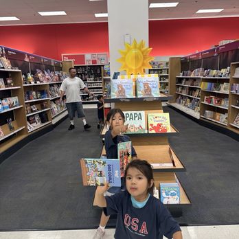 Westfield Oakridge - My visiting with children in Westfield shopping center book store purchase on 6/7/2025 for myself and children to enjoy. - Shopping Centers Near Me - San Jose, California Westfield Oakridge - My visiting with children in Westfield shopping center book store purchase on 6/7/2025 for myself and children to enjoy. - Shopping Centers Near Me - San Jose, California