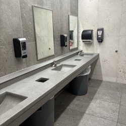 Pilot Travel Center - Nice restroom
